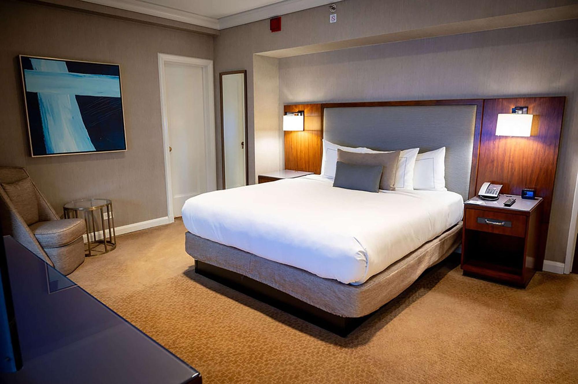 Hilton Chicago Hotel Bagian luar foto